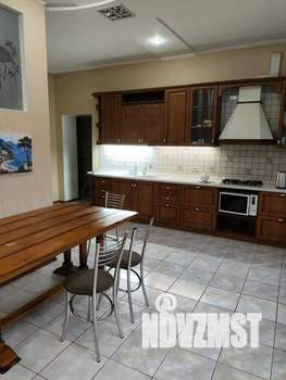 Дом 500м², 2-этажный, посуточно,