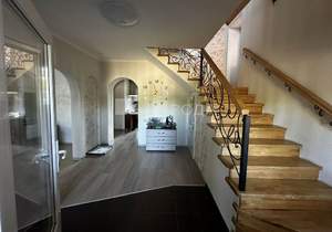 Дом 270м², 2-этажный, участок 10 сот.