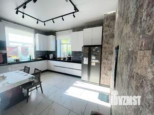 Коттедж 197м², 2-этажный, участок 10 сот.