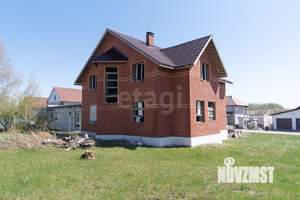 Дом 206м², 2-этажный, участок 10 сот.