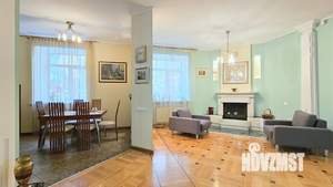 Коттедж 353м², 3-этажный, участок 10 сот.