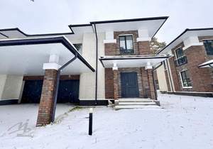 Дом 246м², 2-этажный, участок 4 сот.