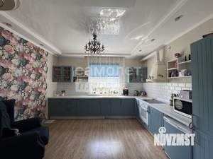 Коттедж 200м², 2-этажный, участок 5 сот.