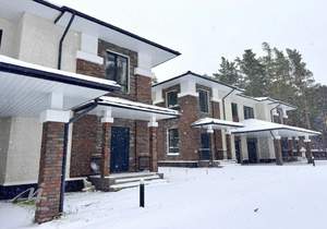 Дом 246м², 2-этажный, участок 4 сот.