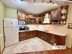 Коттедж 202м², 3-этажный, участок 9 сот.