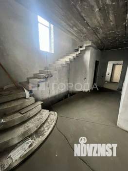 Дом 383м², 3-этажный, участок 5 сот.