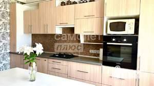 Дом 251м², 3-этажный, участок 10 сот.  