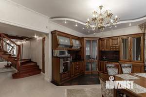 Коттедж 205м², 2-этажный, участок 5 сот.  