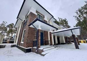 Дом 246м², 2-этажный, участок 6 сот.  