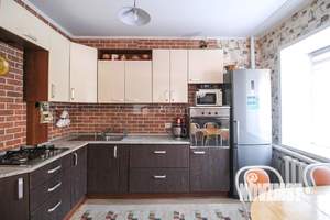 Дом 180м², 2-этажный, участок 9 сот.  
