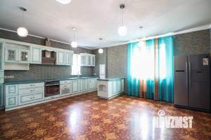Дом 179м², 2-этажный, участок 12 сот.  