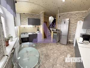 Коттедж 215м², 2-этажный, участок 10 сот.  