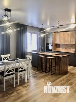 Коттедж 175м², 2-этажный, участок 6 сот.  