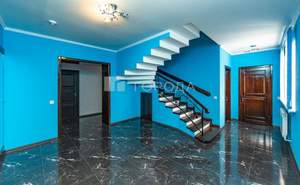 Дом 350м², 2-этажный, участок 25 сот.  