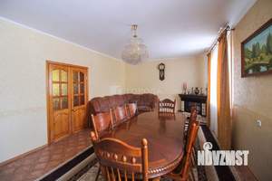 Дом 270м², 2-этажный, участок 10 сот.  