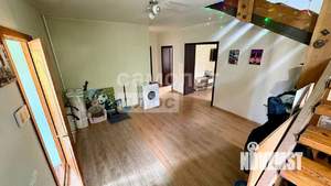 Дом 251м², 3-этажный, участок 10 сот.  