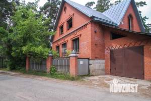 Дом 209м², 2-этажный, участок 8 сот.  