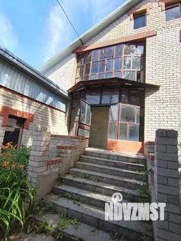 Коттедж 185м², 2-этажный, участок 10 сот.  