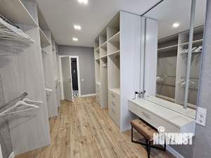 Коттедж 250м², 2-этажный, участок 10 сот.  