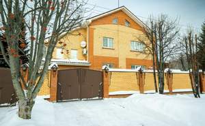 Дом 304м&sup2;, 2-этажный, участок 11 сот.  