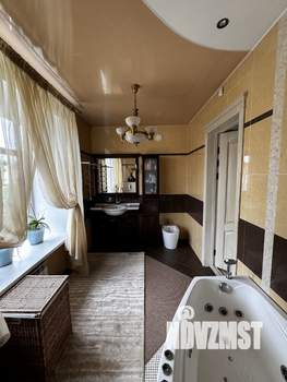 Коттедж 300м², 3-этажный, участок 9 сот.  