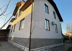 Дом 184м², 2-этажный, участок 8 сот.  