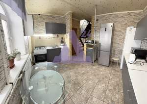 Дом 215м², 2-этажный, участок 10 сот.  