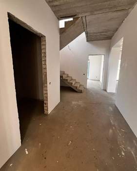 Дом 180м², 2-этажный, участок 10 сот.  