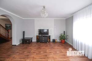 Дом 210м&sup2;, 2-этажный, участок 11 сот.  