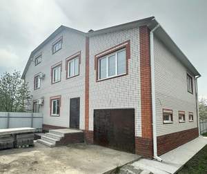 Дом 220м², 3-этажный, участок 6 сот.  