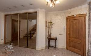 Дом 450м², 3-этажный, участок 24 сот.  