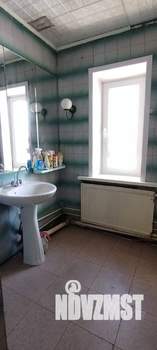 Коттедж 185м², 2-этажный, участок 10 сот.  