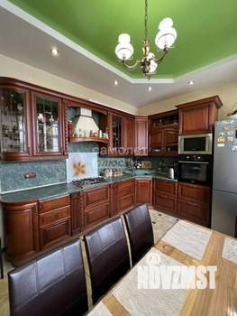 Коттедж 270м², 3-этажный, участок 10 сот.  