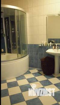 Коттедж 344м², 2-этажный, участок 6 сот.  