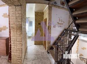 Коттедж 215м², 2-этажный, участок 10 сот.  