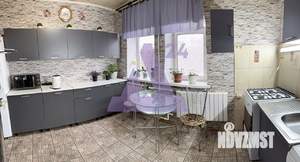 Коттедж 215м², 2-этажный, участок 10 сот.  