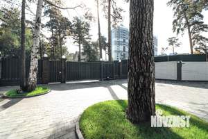 Таунхаус 273м², 3-этажный, участок 2 сот.  