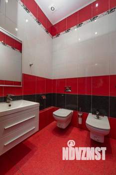 Коттедж 350м², 2-этажный, участок 25 сот.  