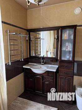 Коттедж 300м², 3-этажный, участок 9 сот.  