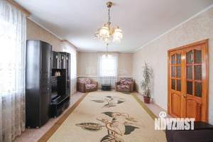 Дом 270м², 2-этажный, участок 10 сот.  