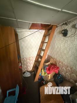 Дом 15м², 2-этажный, участок 10 сот.  