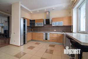 Коттедж 411м², 2-этажный, участок 17 сот.  