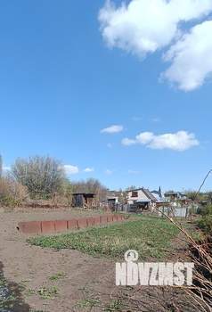 Дом 10м², 2-этажный, участок 6 сот.  