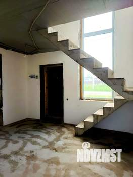 Коттедж 130м², 2-этажный, участок 5 сот.  