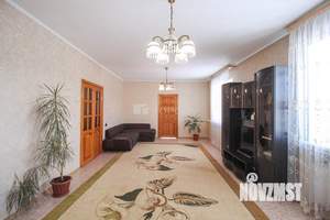 Дом 270м², 2-этажный, участок 10 сот.  