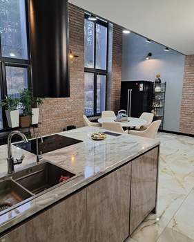 Дом 227м², 3-этажный, участок 3 сот.  