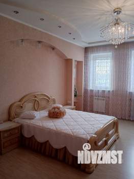 Таунхаус 240м², 2-этажный, участок 1 сот.  