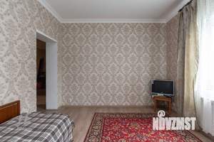 Дом 200м², 3-этажный, участок 10 сот.  
