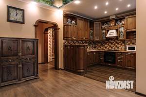 Дом 245м², 2-этажный, участок 11 сот.  