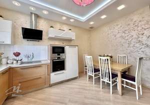 Дом 288м², 3-этажный, участок 3 сот.  